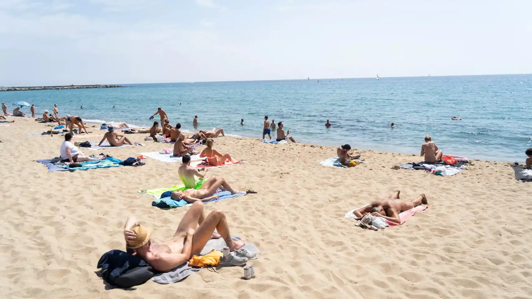 Las Mejores Playas Nudistas en Barcelona: TOP 4 - WINE GOGH