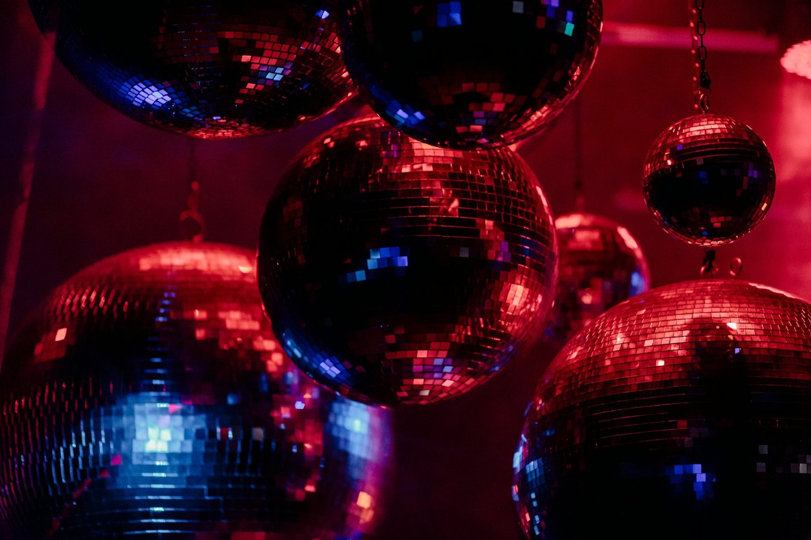 Discotecas Malaga; Las Mejores Discotecas de Málaga para Bailar y Disfrutar al Máximo Top 5 4 Wine Gogh
