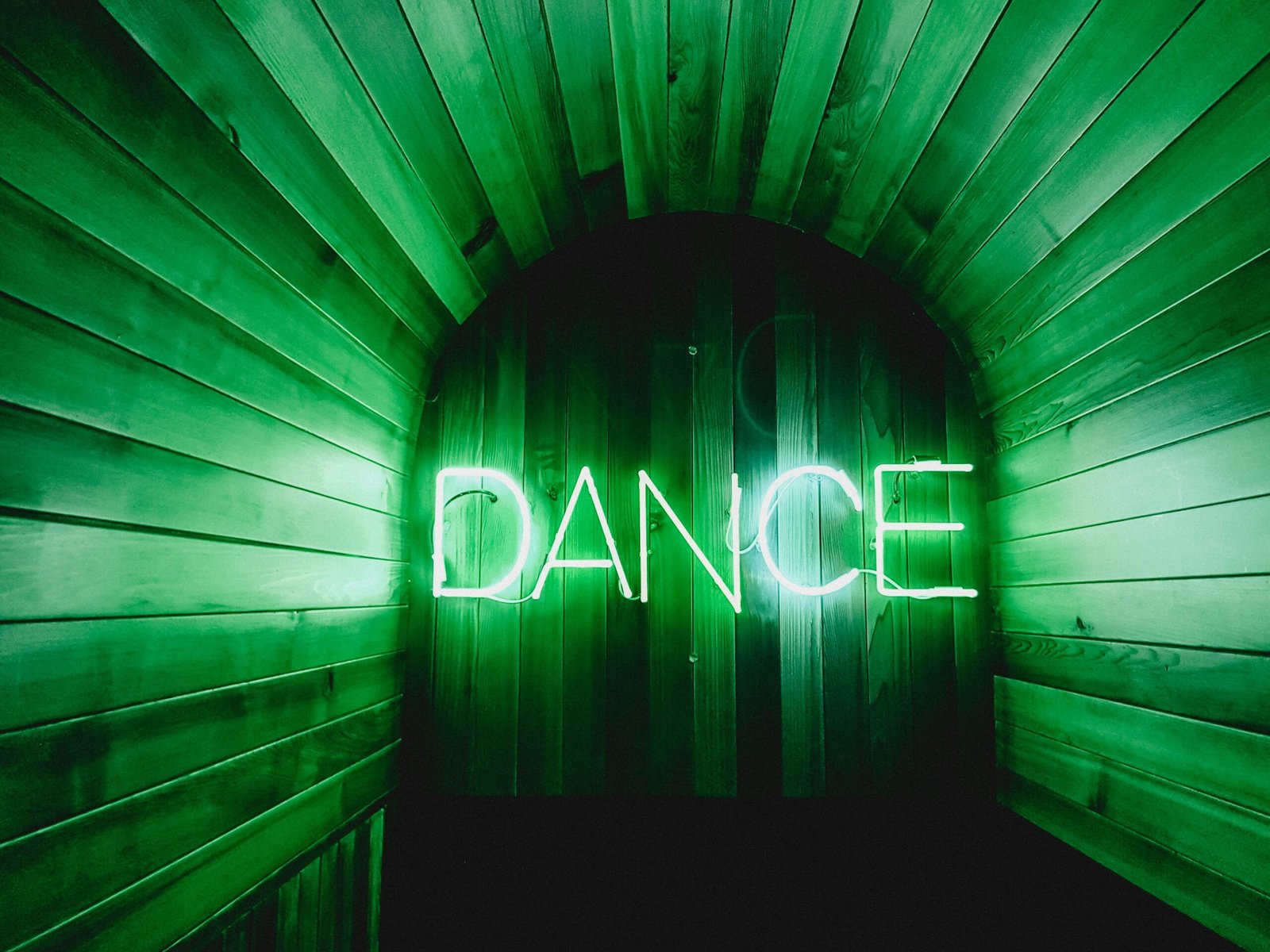 Discotecas Malaga; Las Mejores Discotecas de Málaga para Bailar y Disfrutar al Máximo Top 5 3 Wine Gogh