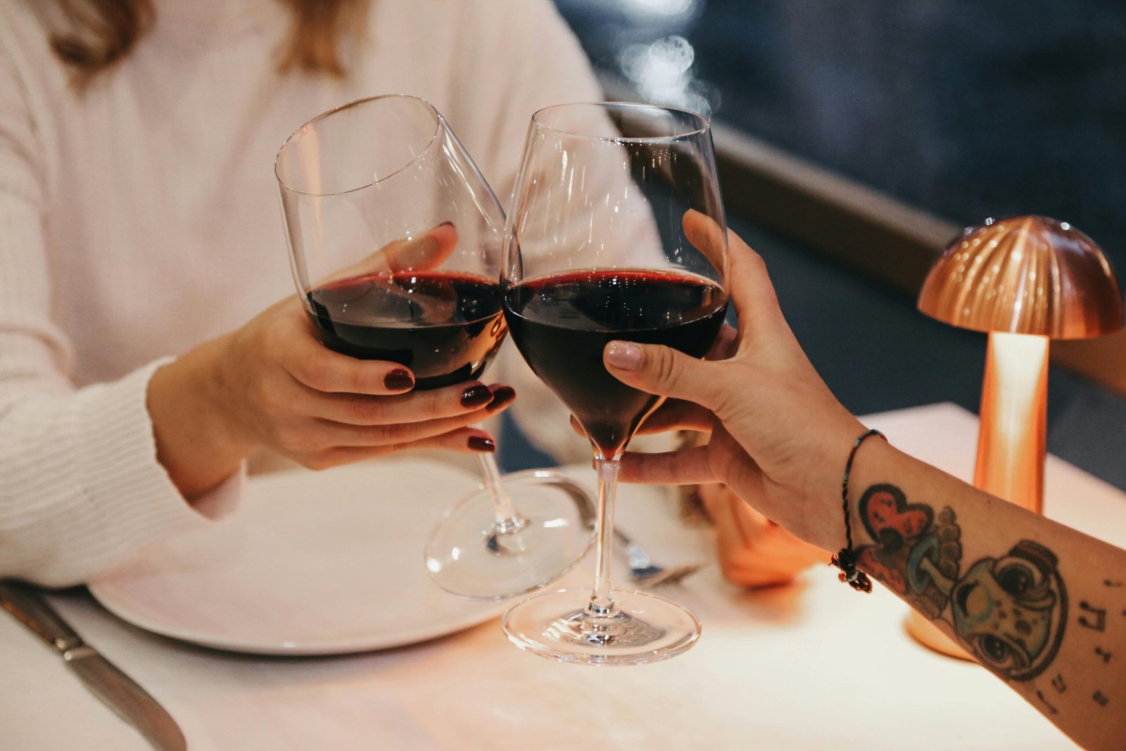 Cena Romantica Madrid; Descubre el Encanto de Madrid Top 5 Exquisitos Lugares para una Cena Romántica con la Experiencia Wine Gogh 5 Wine Gogh