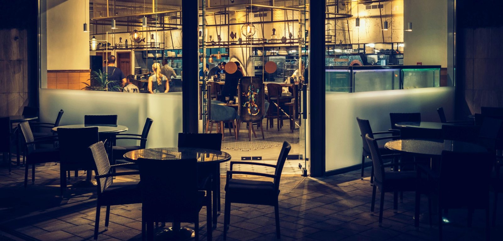 Donde cenar en Madrid; Explorando los Sabores de Madrid Top 5 Lugares Imperdibles para una Cena Inolvidable 4 Wine Gogh