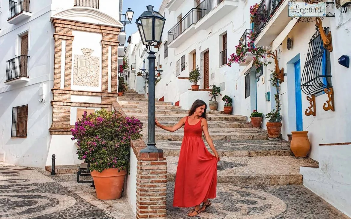 Frigiliana: 1 Encanto en el Corazón de Andalucía 2 Wine Gogh