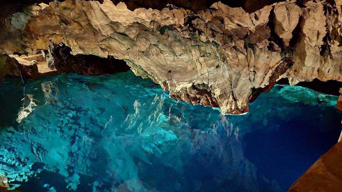 Gruta de las Maravillas de Sevilla: 1 Viaje a las Entrañas de la Tierra 2 Wine Gogh
