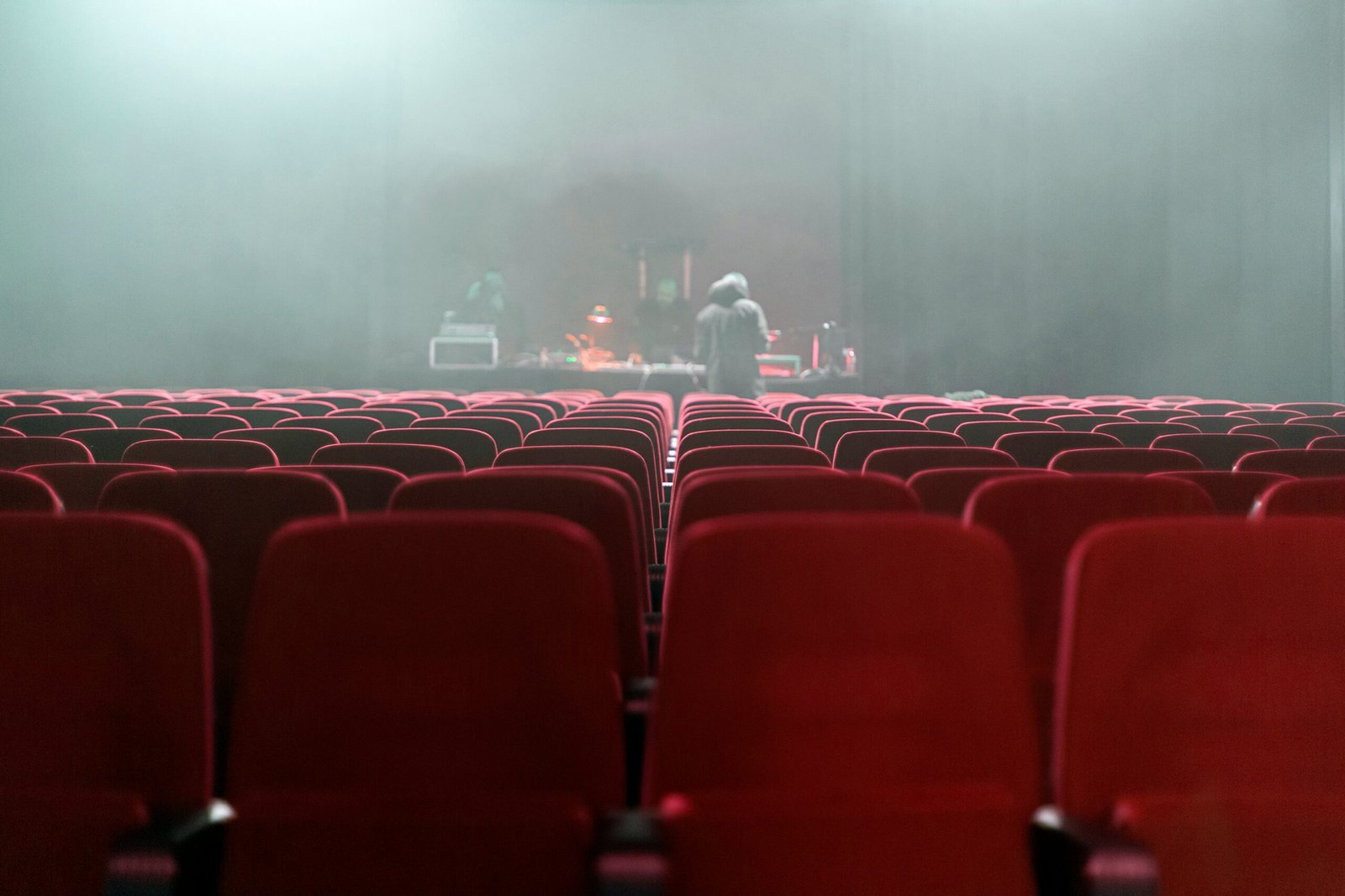 Cine de Verano Malaga; Disfruta del Cine de Verano en Málaga con Las Mejores 5 Opciones al Aire Libre Top 5 Wine Gogh