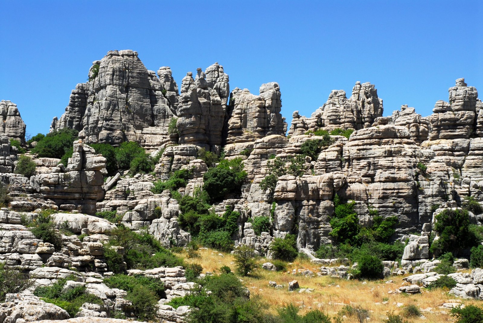 El Torcal de Antequera: 1 Tesoro Geológico y Natural 1 torcal de antequera