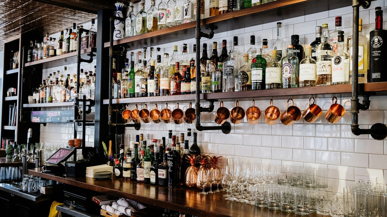 Bar Cerca de Mí Sevilla; Descubre los 5 Mejores Bares de Sevilla para una Noche Inolvidable 2 Wine Gogh