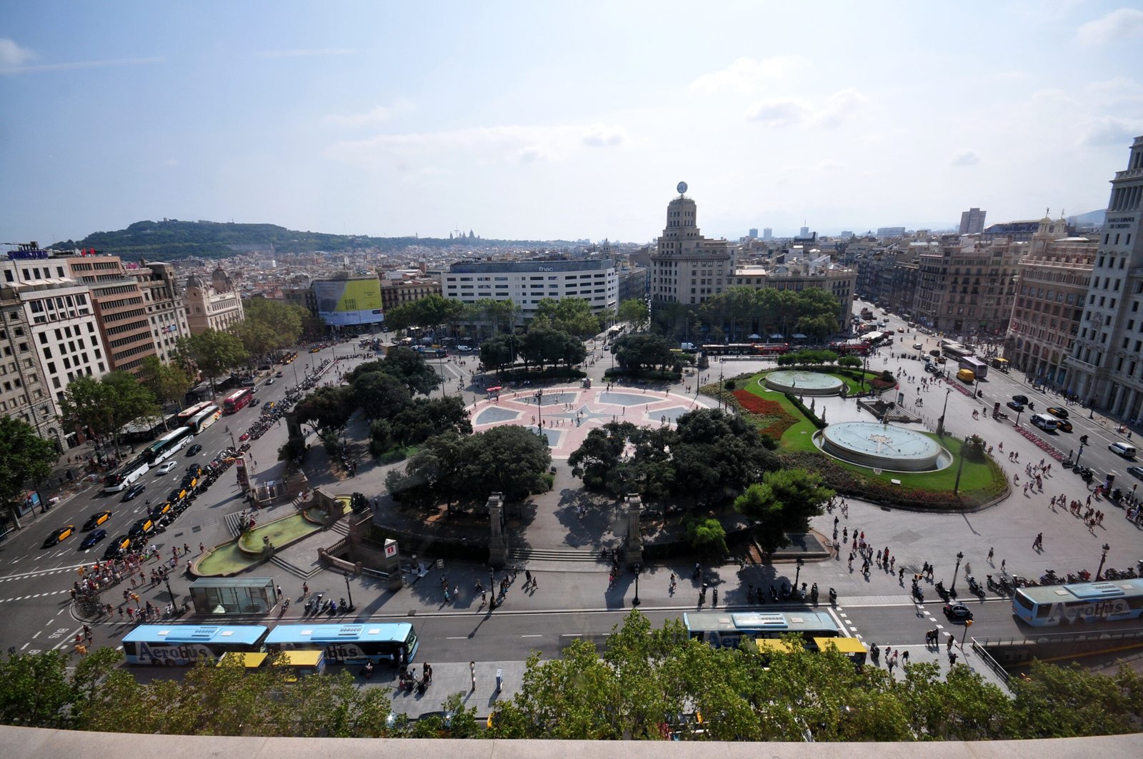 4 Recomendaciones para Visitar la Plaza Cataluña Barcelona 4 Wine Gogh