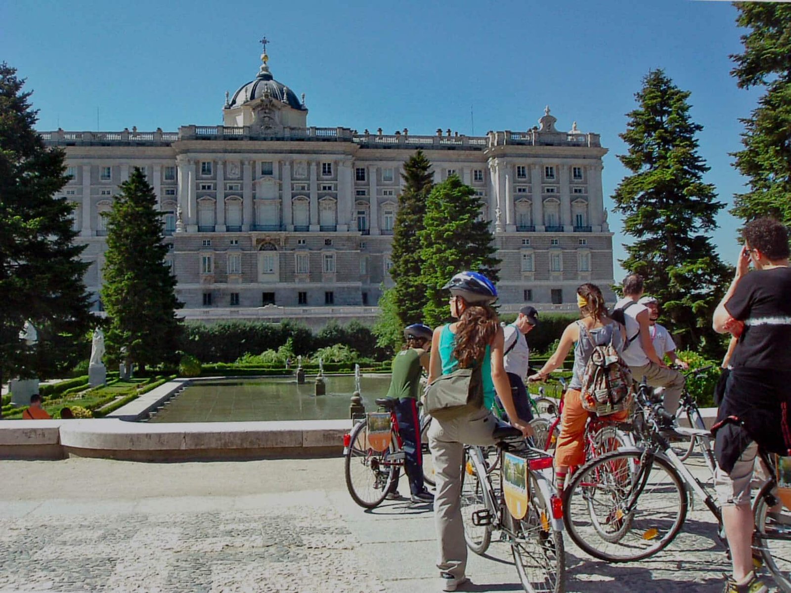 Que hacer en Madrid: 1Guía Completa de Actividades y Lugares para Disfrutar en Madrid 5 Wine Gogh