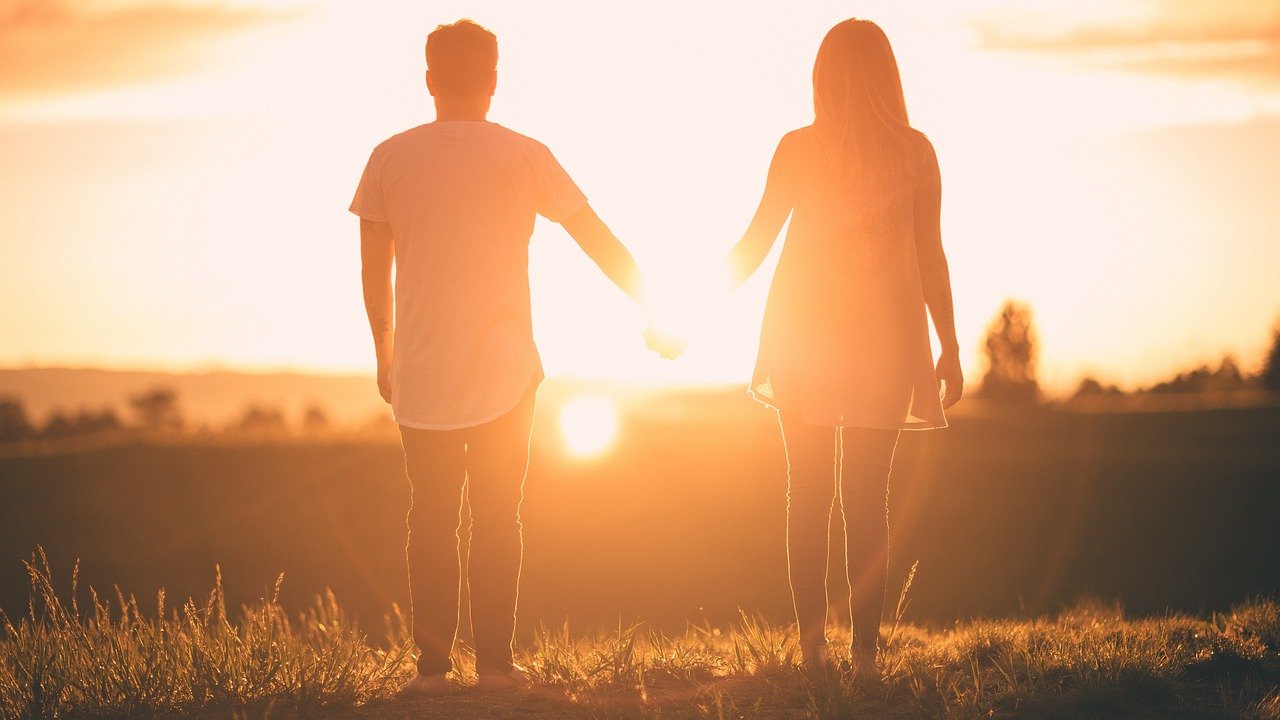 Planes en Sevilla para parejas; 5 Planes Románticos e Inolvidables para Parejas en Sevilla 2 people 2561053 1280