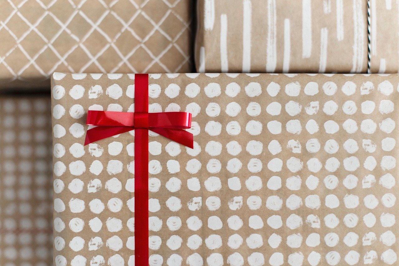 Tarjeta de regalo en Madrid; 5 Ideas Poderosas de Tarjetas Regalo en Madrid para Sorprender y Encantar 3 christmas 5842973 1280