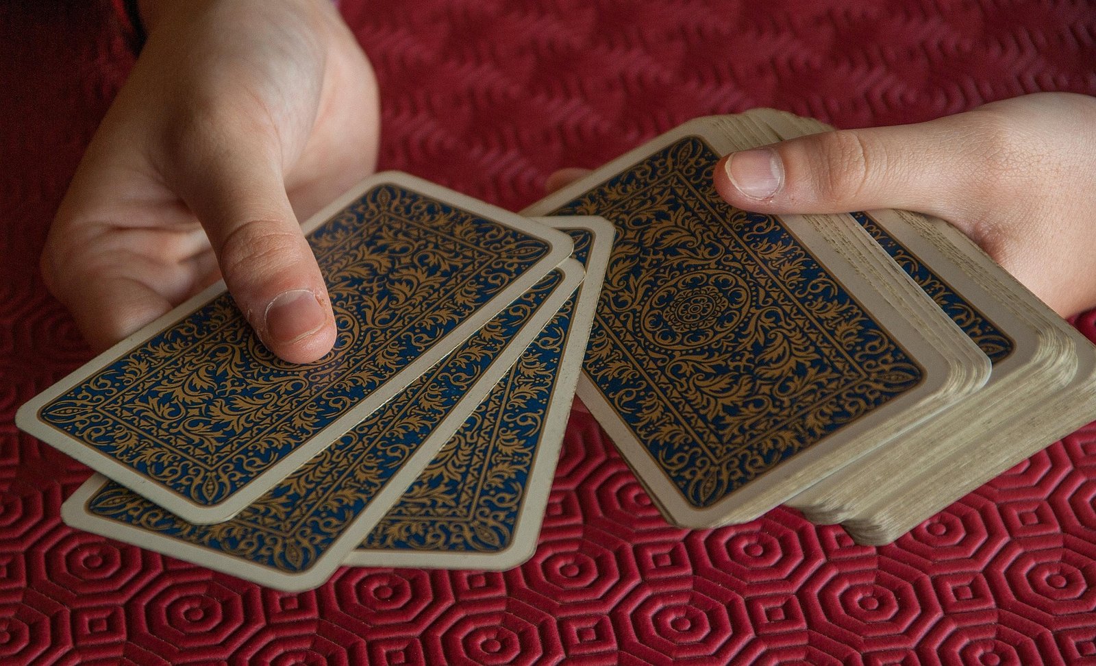 Tarot 2025 en Sevilla: 1 Guía Completa para Conocer tu Futuro 1 tarot 2025 en sevilla