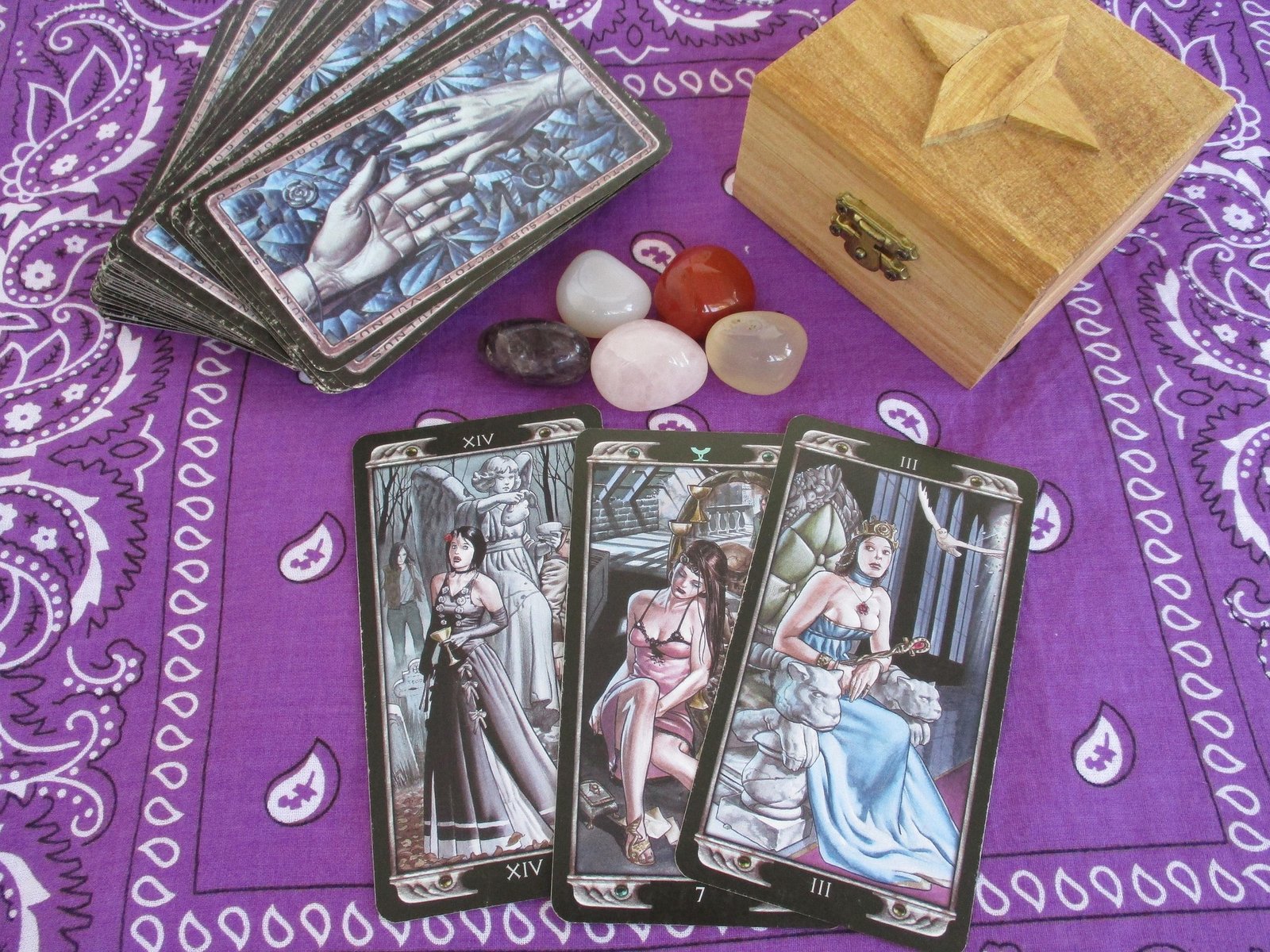 Tarot del Sí o No en Barcelona: 1 Guía Completa para una Respuesta Clara y Rápida 1 tarot del si o no en barcelona