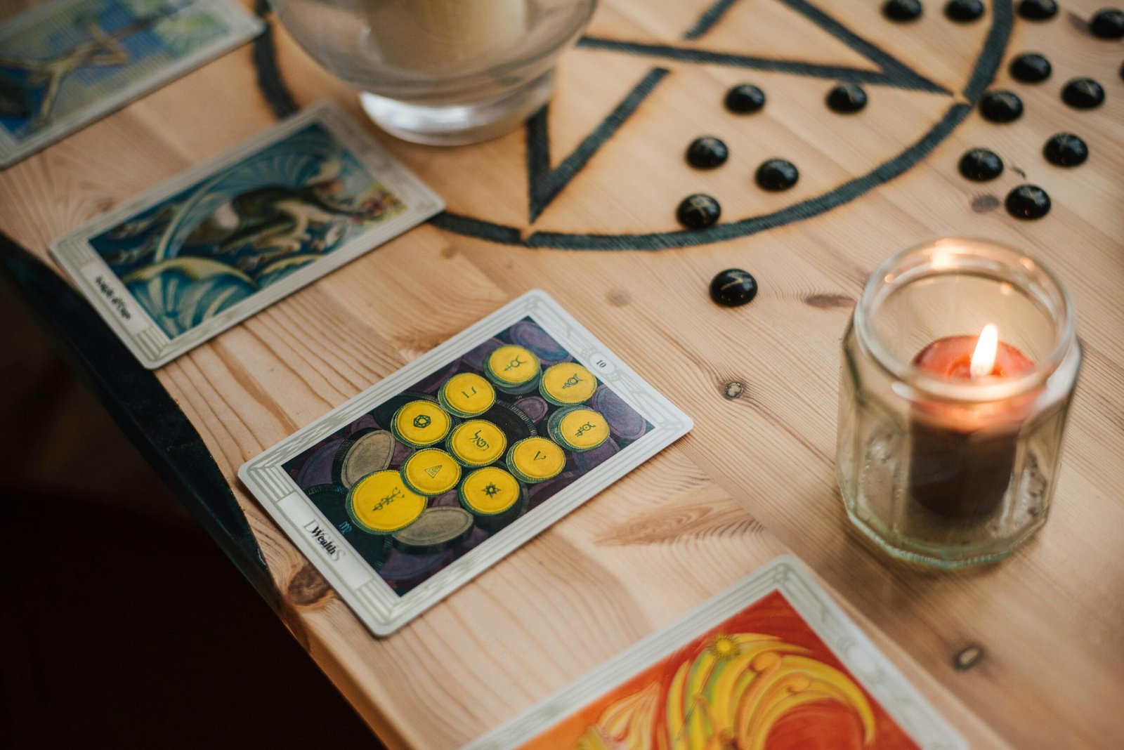 Materiales para Tarot: 1 Guía Completa para Elegir el Mejor para tu Práctica 3 Wine Gogh