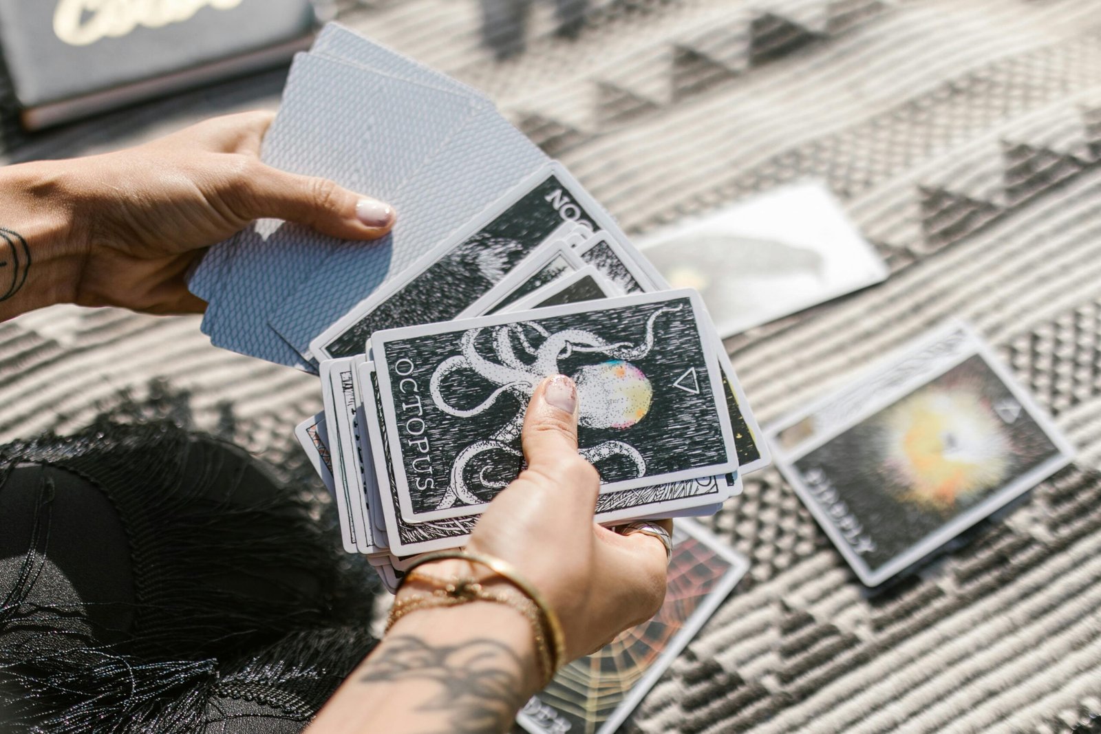 Tarot 2025 en Sevilla: 1 Guía Completa para Conocer tu Futuro 3 Wine Gogh