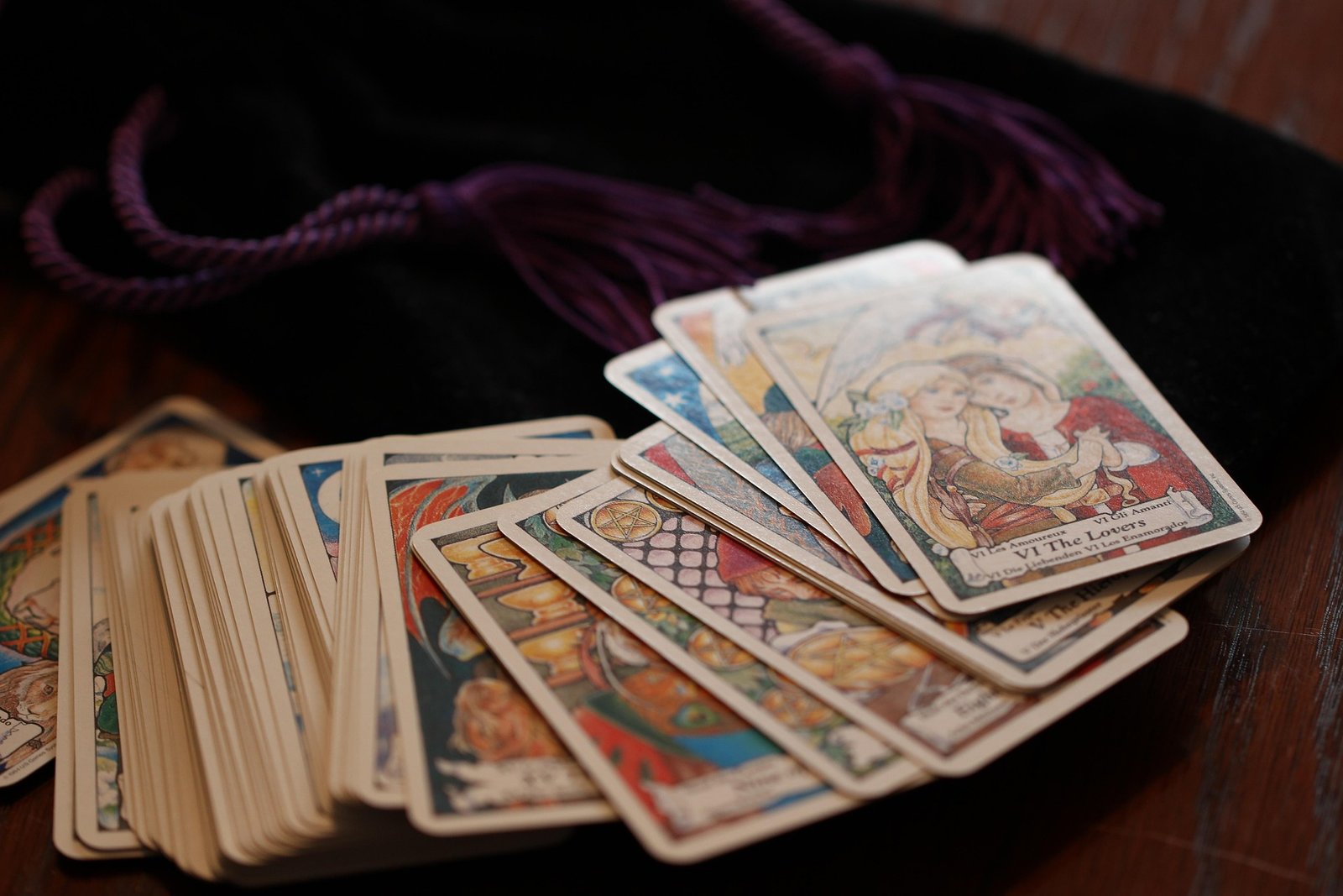 Tarot del Sí o No en Barcelona: 1 Guía Completa para una Respuesta Clara y Rápida 4 Wine Gogh